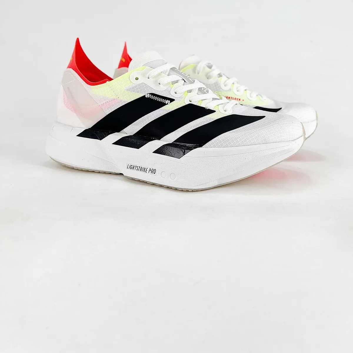 Adizero Adios Pro branco, preto e vermelho