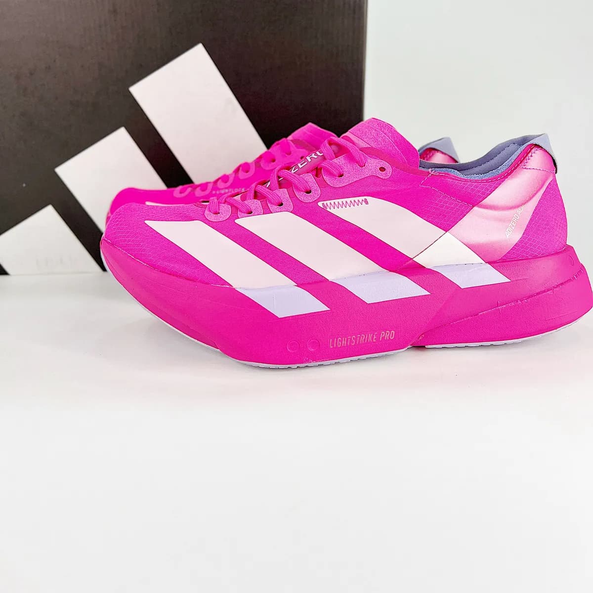 Adizero Adios Pro pink, ângulo 1 de 3