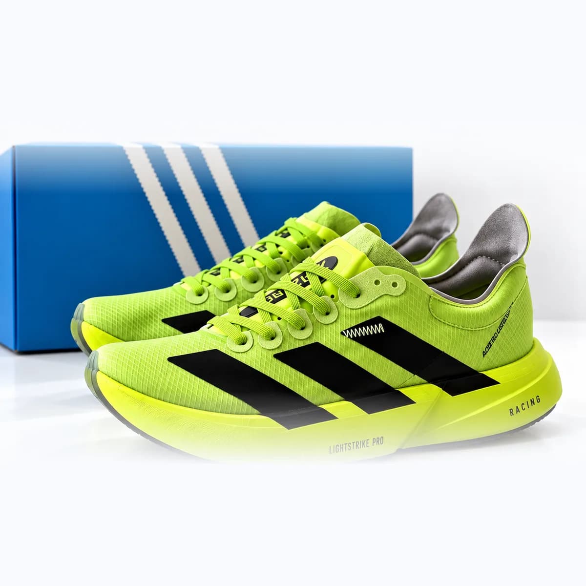 Adizero Adios Pro volt, ângulo 1 de 2
